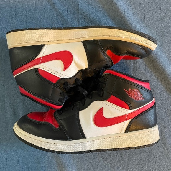 Nike Other - Jordan 1 Retro High OG, Size 6.5Y, EUC